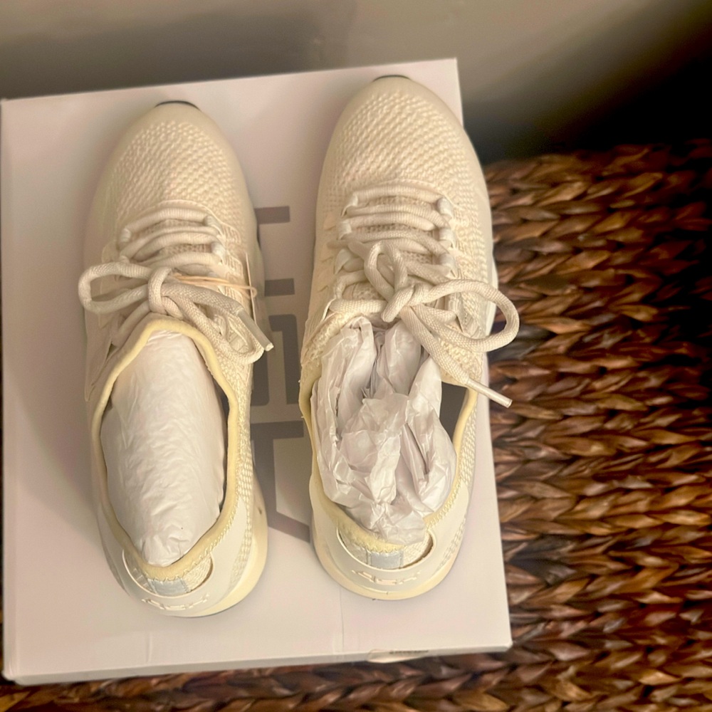 Ash sneaker size 8 M